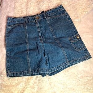 368.  Liz Claiborne Crazy Horse Denim Jean Shorts Size 12